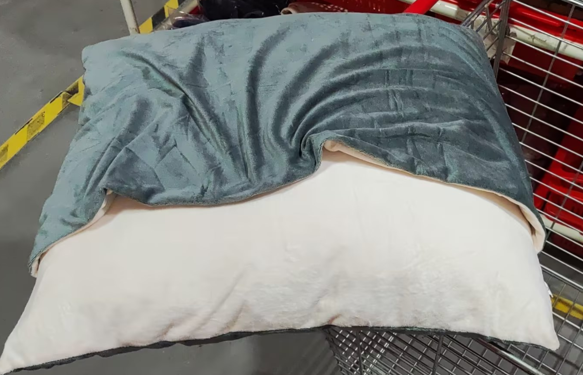 High-quality sleeping bag for furry friends